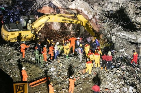 台湾南部地震累计死亡98人 _台海直播 _光明网