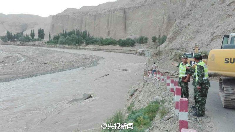 新疆喀什叶城县泥石流灾害已致35人遇难(2)