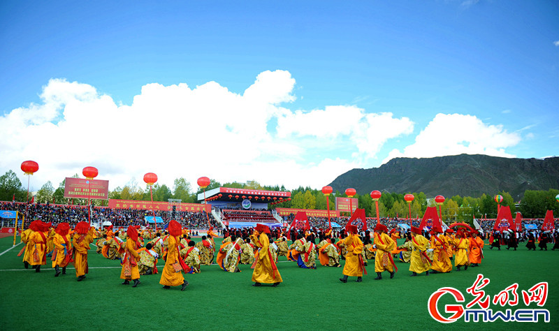 西藏日喀则市首次与上海市共同举办"珠峰文化旅游节"开幕