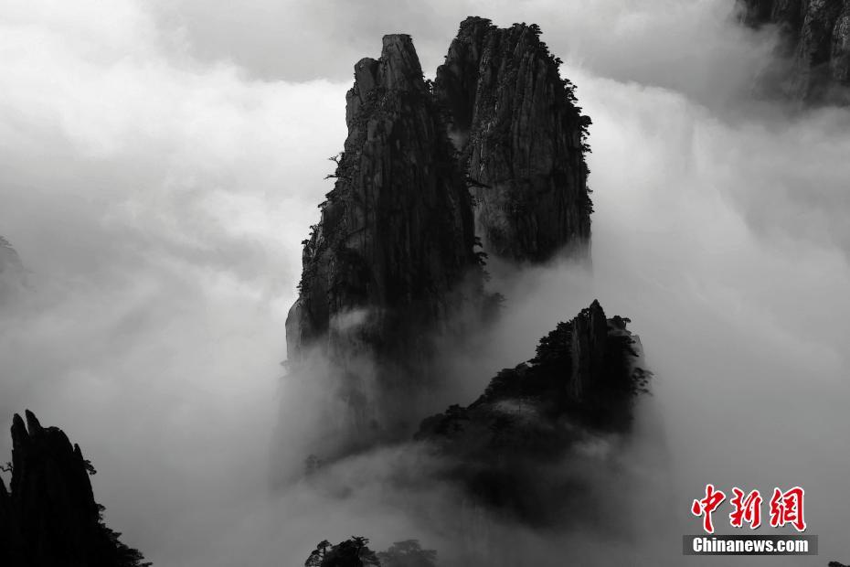 昆明：彩灯夺目迎新春
