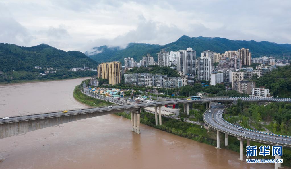 长江嘉陵江重庆段迎来大幅度涨水过程 部分河段实施交通管制