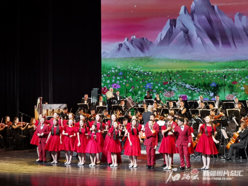 新疆文化藝術節 | 美麗新疆之夜 奏響民族樂章