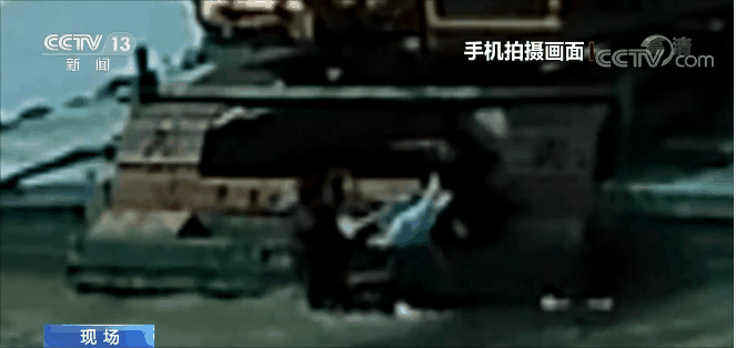 【凡人微光】不是每个英雄都身披斗篷，也可能开着挖掘机