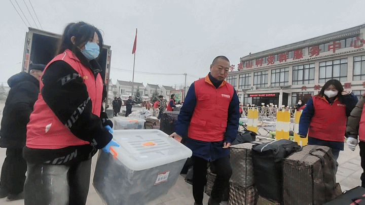 拍到了！我们用一个个瞬间定格寒冬中的温暖