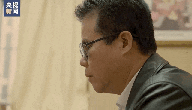 这位人大代表用指尖“读”政府工作报告，他的心愿太戳了