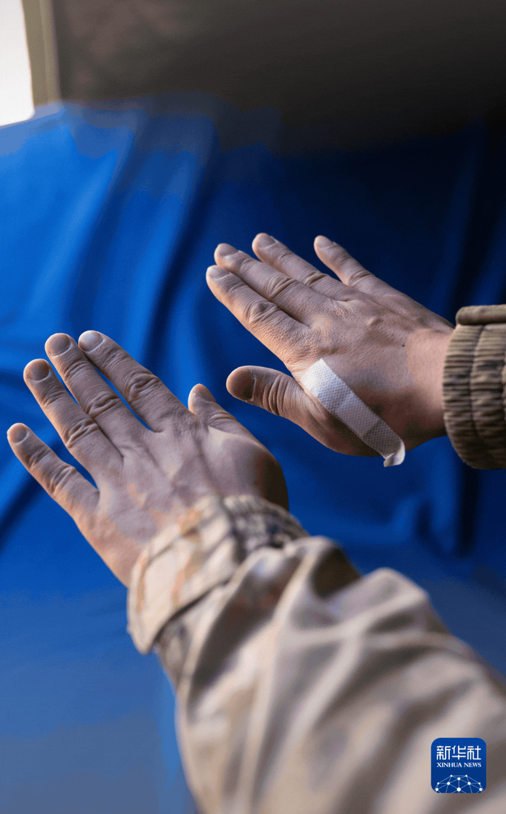 定日地震丨一双手 一群人 无限温暖