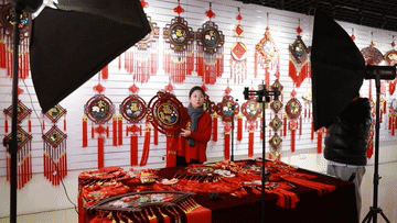 年经济新热度丨非遗年货“出圈”:手作年味的“新流量”