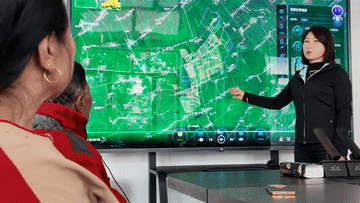 有温度的抵达丨从黑土地出发,她带着“新农具”和乡亲们奔向“幸福路”