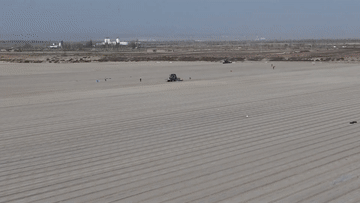 新疆“超级棉田”春播忙 科技种棉焕发新动能