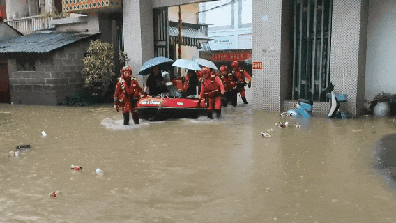 “我们是消防队的!” 闻“汛”即动,广西消防全力开展抢险救援