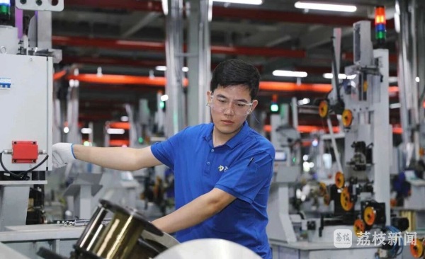 热气腾腾的中国年 | 冲刺“开门红” 江苏各地企业忙生产、赶订单 热气腾腾的中国年 | 冲刺“开门红” 江苏各地企业忙生产、赶订单