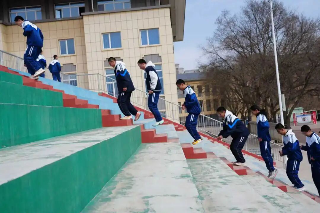 连续31年,徒步108里!这堂“课”又刷屏了 连续31年,徒步108里!这堂“课”又刷屏了