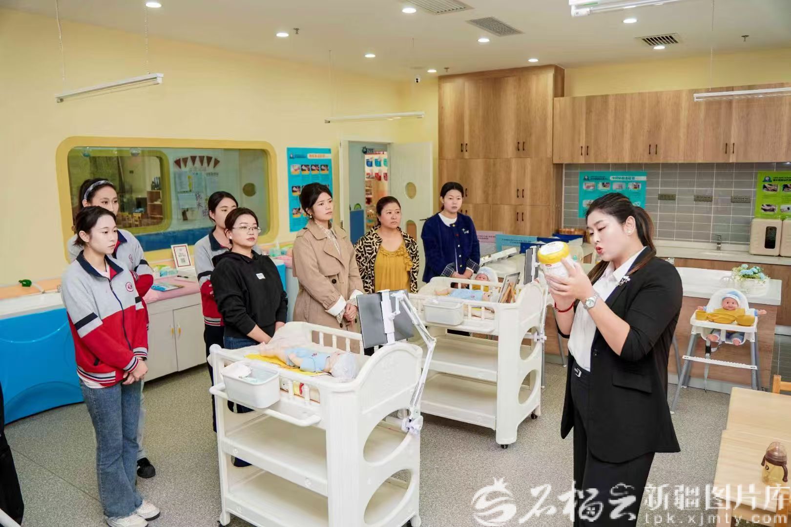 新疆经济看点丨就业有路 增收有门