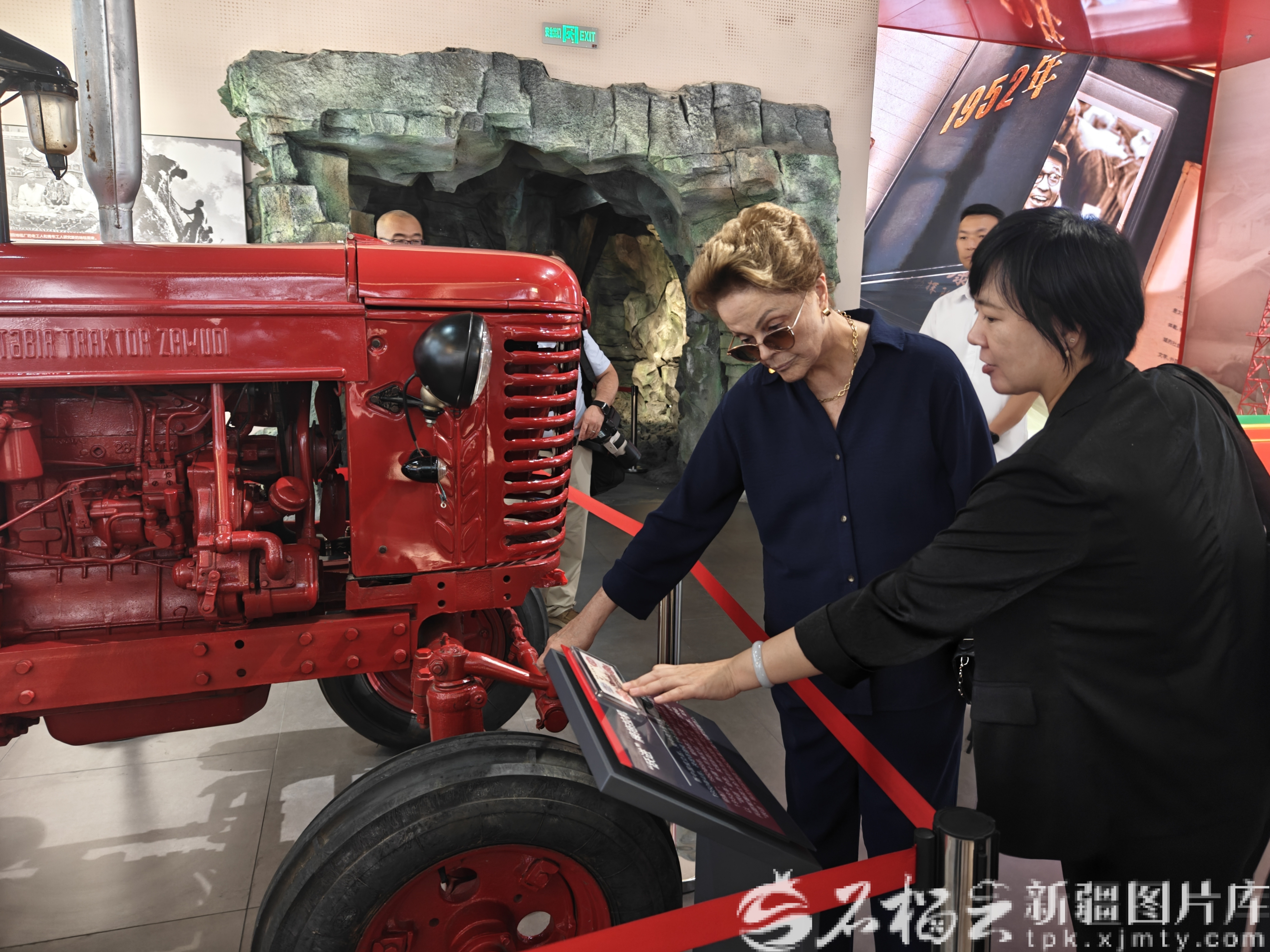 外眼看新疆|“新疆很大,充满机遇”——新开发银行行长迪尔玛·罗塞芙一行来新疆参访 外眼看新疆|“新疆很大,充满机遇”——新开发银行行长迪尔玛·罗塞芙一行来新疆参访