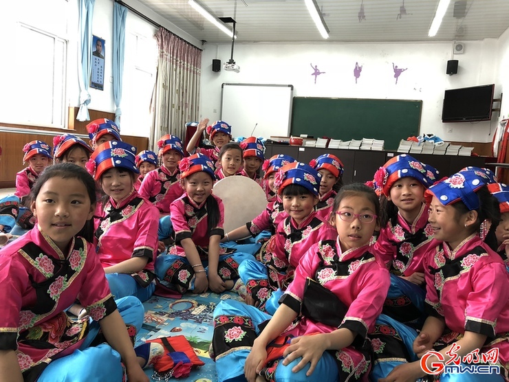 【汶川地震十周年】探访理县杂谷脑小学：让藏羌传统文化传承下去