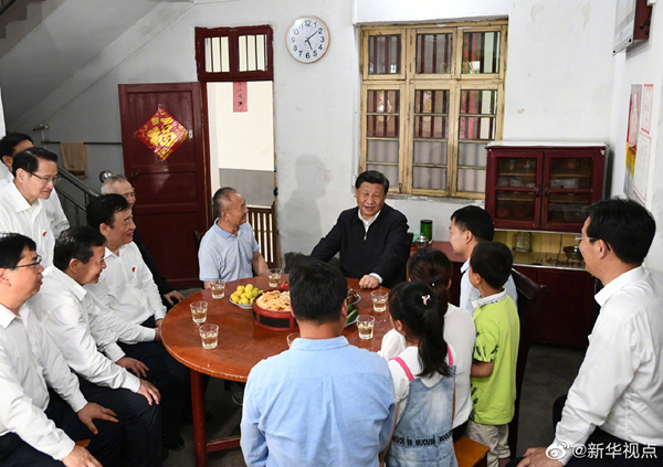 习近平深入赣南老区潭头村考察调研