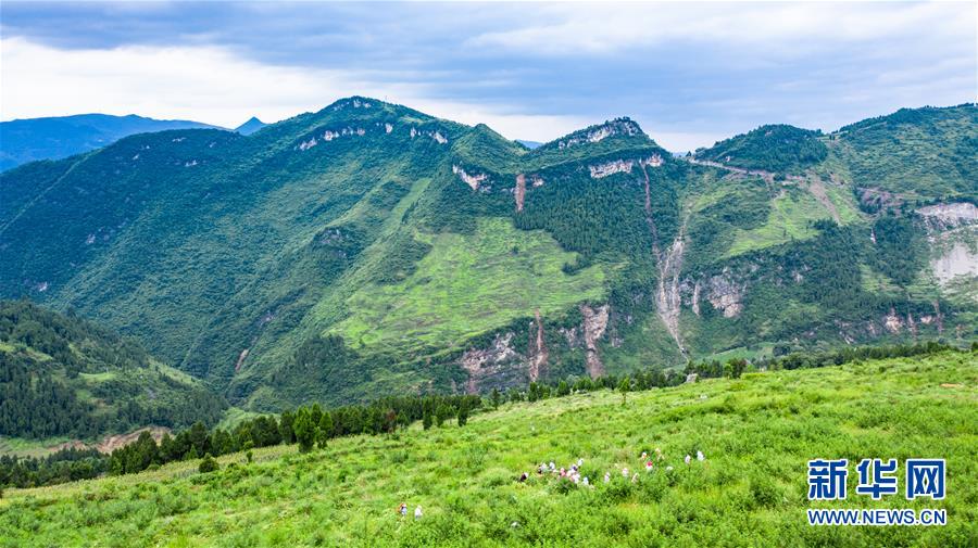 思考和探索中国自己的路(壮丽70年 奋斗新时代·新中国峥嵘岁月)