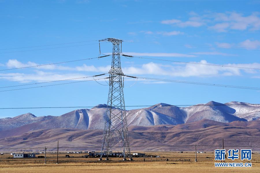 “电力天路”织起雪域高原“光明网”——国网西藏电力有限公司农电工作部助力脱贫纪实