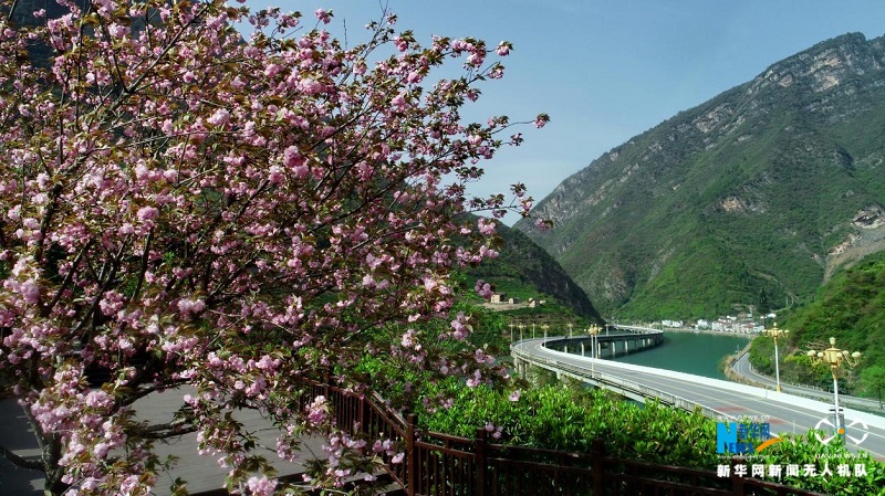 沿着高速看中国|航拍兴山“水上公路”：三峡库区的生态画廊