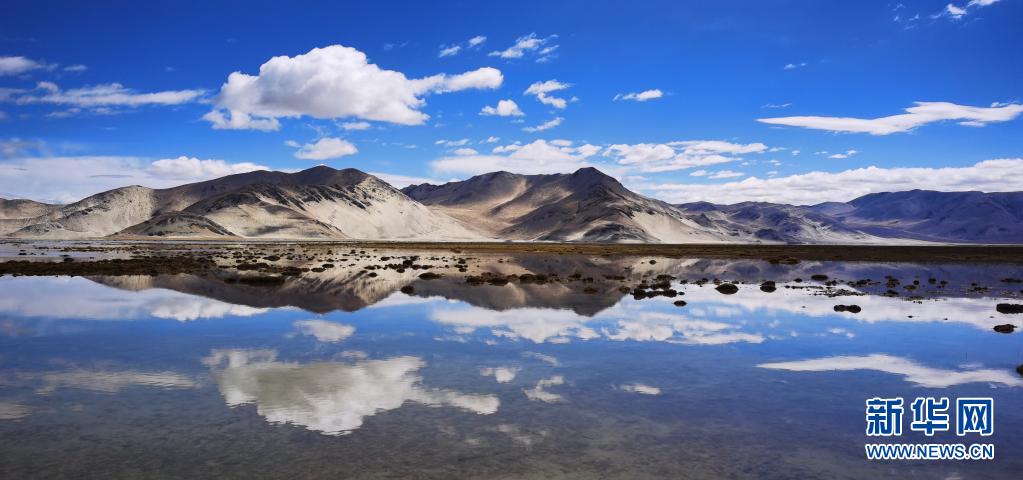 西藏定结湿地：静水如镜