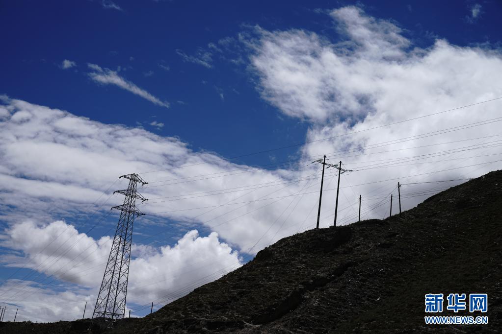 “电力天路”点亮雪域高原——西藏城乡告别用电难