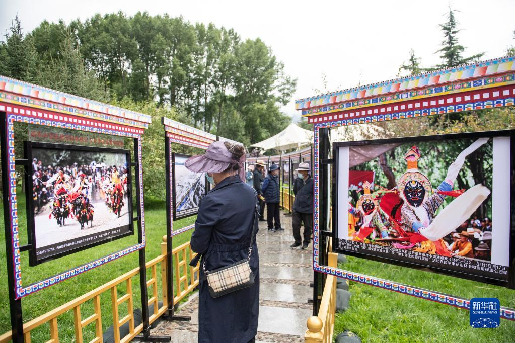 庆祝西藏和平解放70周年影像展在拉萨开幕