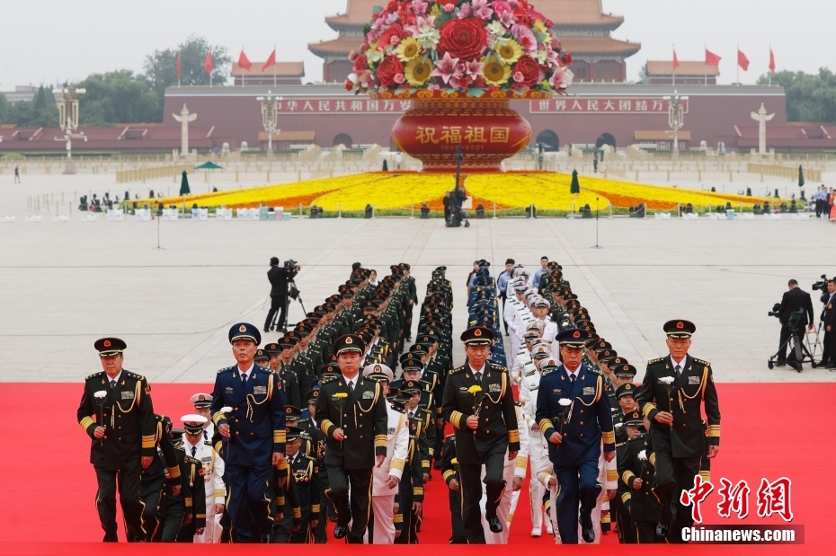 烈士纪念日向人民英雄敬献花篮仪式在北京隆重举行