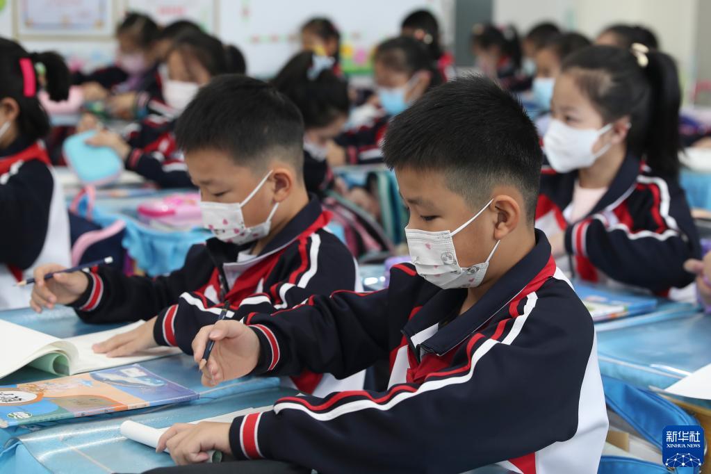 哈尔滨市部分地区学校有序恢复线下教学
