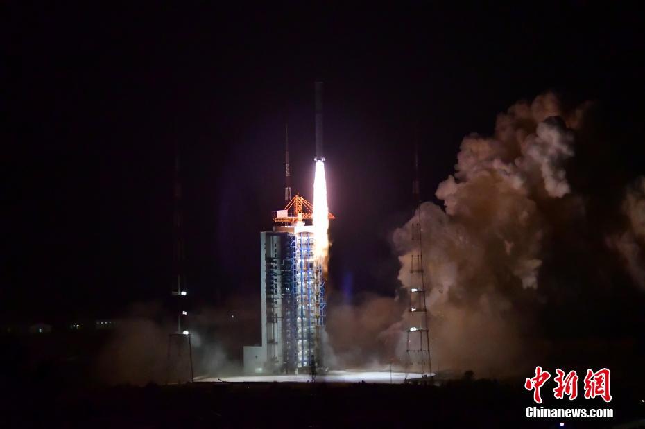 中国发射首颗太阳探测科学技术试验卫星“羲和号”