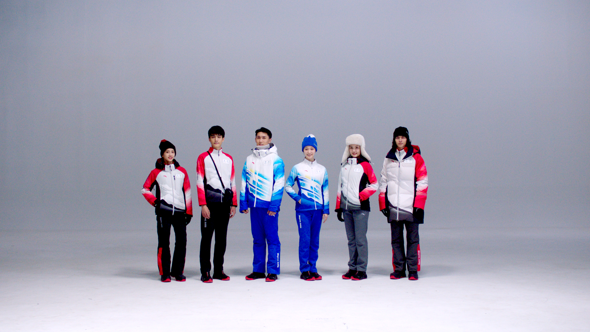 北京冬奥会和冬残奥会制服装备正式亮相