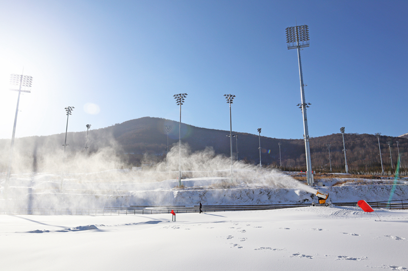 国家越野滑雪中心开启造雪工作。国家越野滑雪中心供图