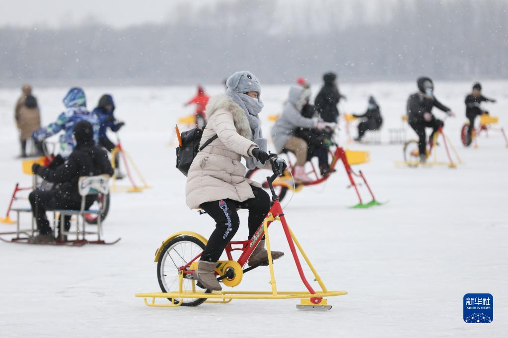 哈尔滨：冰天雪地庆新年