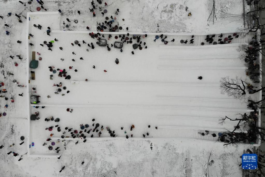 哈尔滨：冰天雪地庆新年