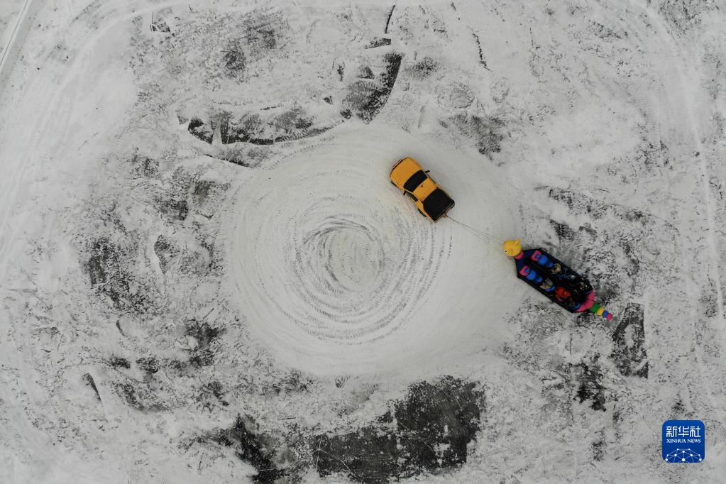 哈尔滨：冰天雪地庆新年