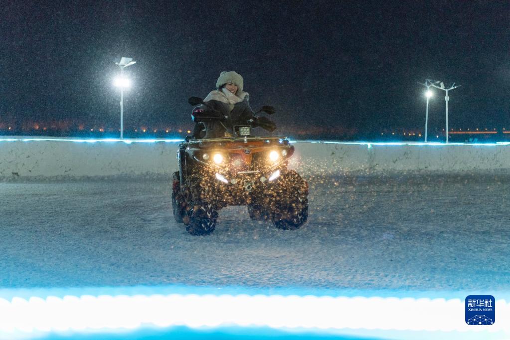 哈尔滨：冰天雪地庆新年