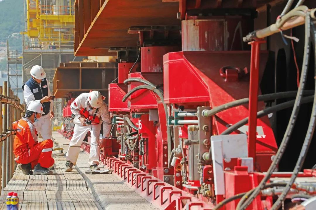 “深海一号”能源站投产消息多次入选“十大新闻” 大国重器创多项纪录