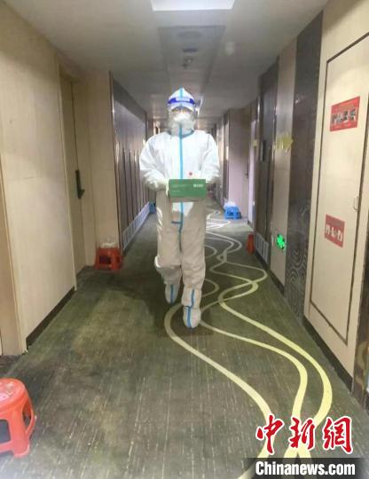 特写：浙江金华抗“疫”之下的“逆行夫妇”