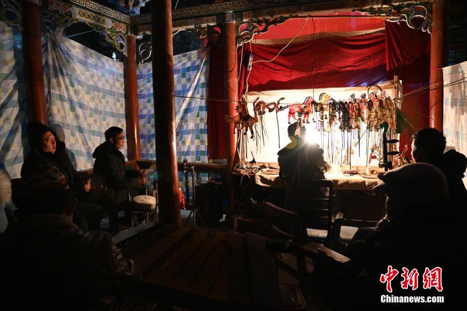 甘肃渭源皮影戏直播间：云端寻年味 非遗解乡愁