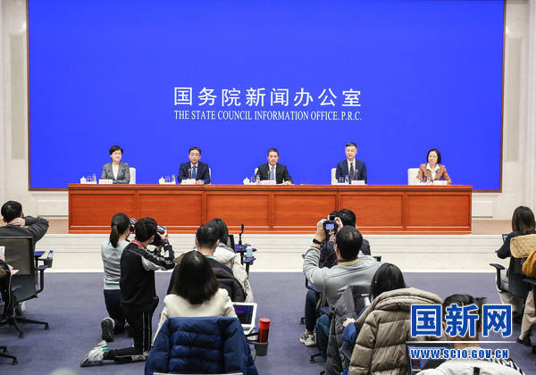 中国人民银行：2021年末普惠小微贷款余额同比增长27.3%