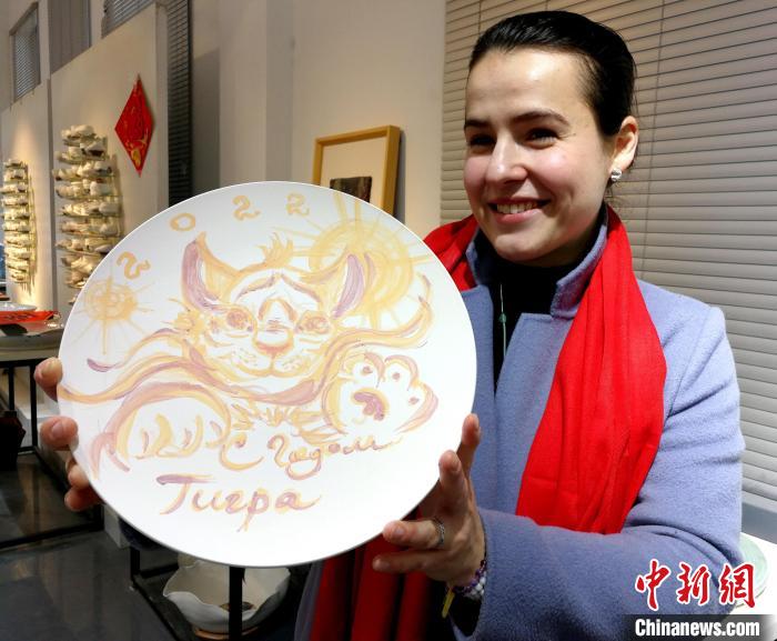 “千年瓷都”江西景德镇留学生的欢乐中国年