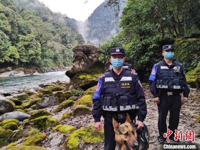 云南独龙江边境派出所的除夕：进村、巡边，风雨无阻