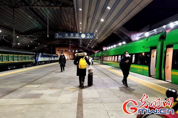 【新春走基层】错峰出行下的春节：民航铁路“遇冷” 冰雪文博渐热