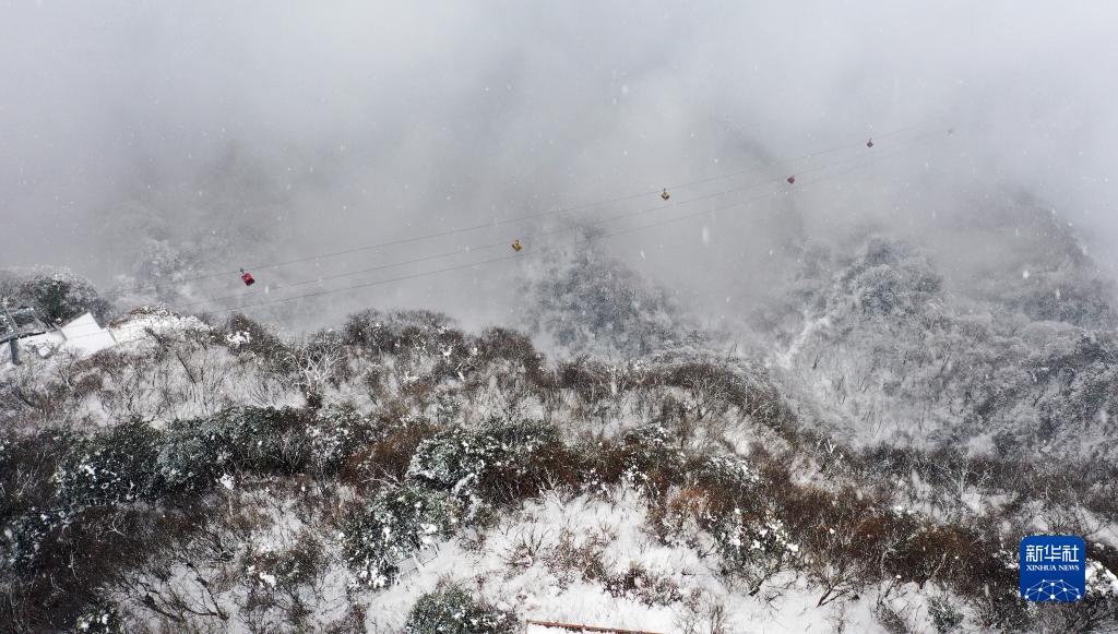 陕西汉中：龙头山雪中仙境