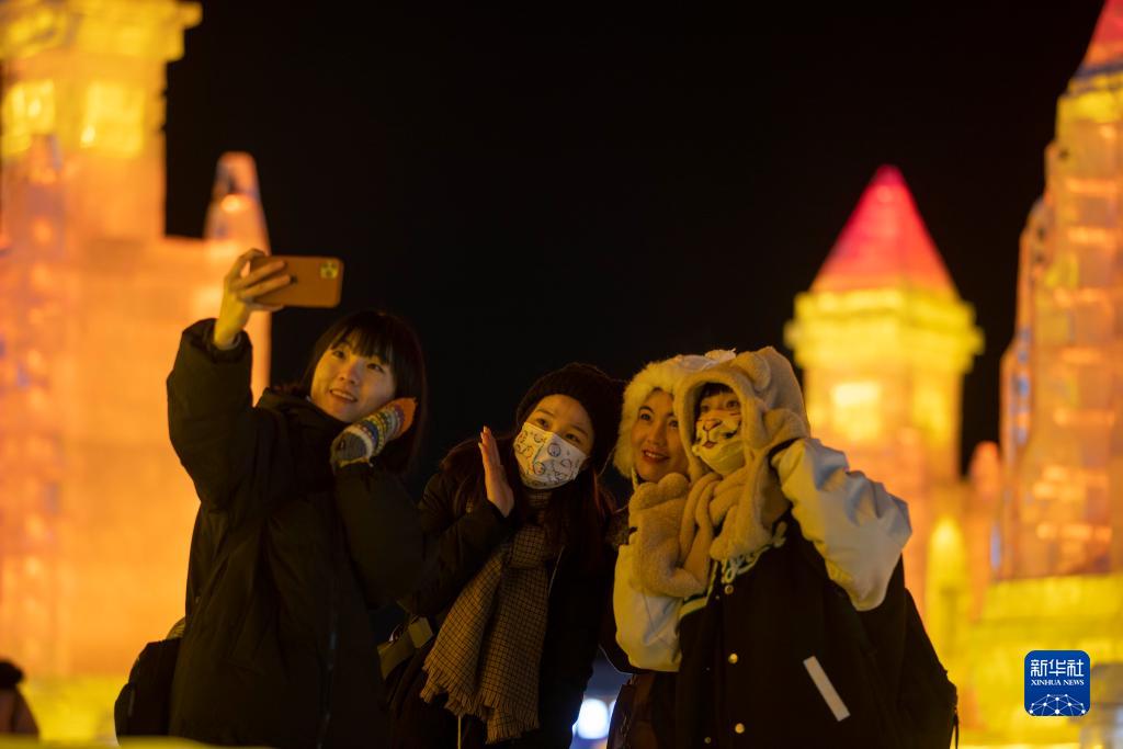 哈尔滨冰雪大世界闭园
