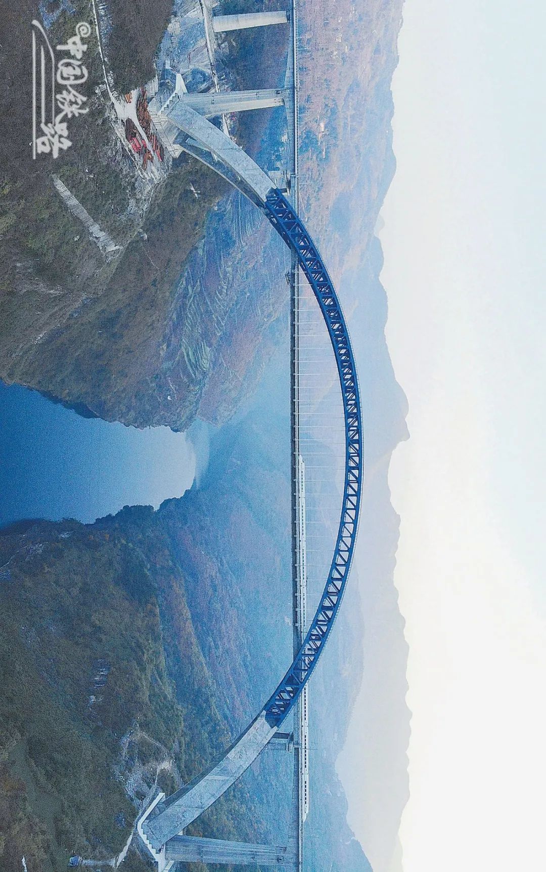 特辑｜跨越山河，中国4万公里高铁如何纵横延展？