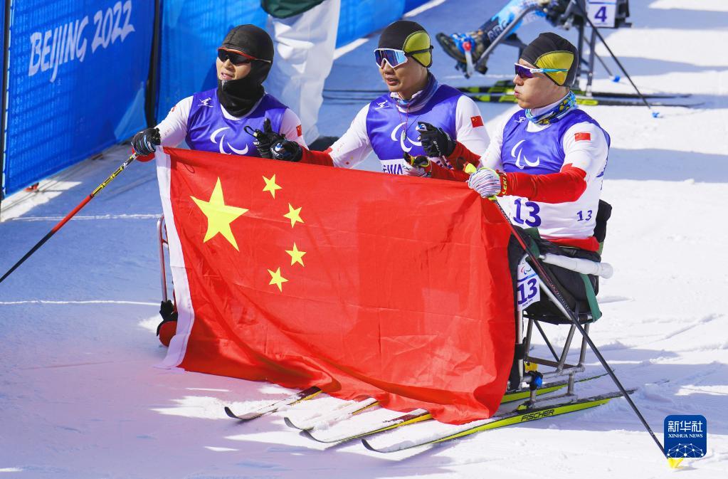 残奥越野滑雪男子长距离（坐姿）赛况 郑鹏夺得金牌