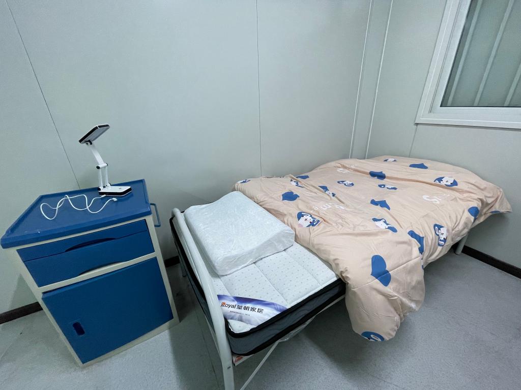 住进青衣方舱医院——一位香港新冠感染者的方舱日记（1）