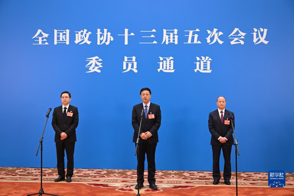 三月三十号新闻 f44d305ea48e2393b32a17.jpg