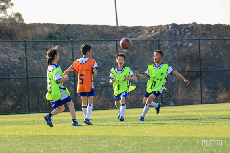 【行走赣鄱乡村】田野间 绿茵场 圆乡村少年足球梦