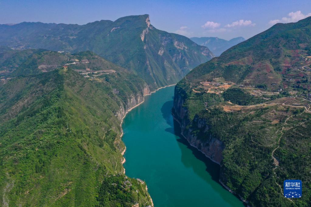 长江三峡第一峡水清岸美